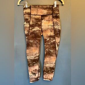 Lululemon Invigorate High-Rise Crop Leggings Size 6 • Everlux • Pockets